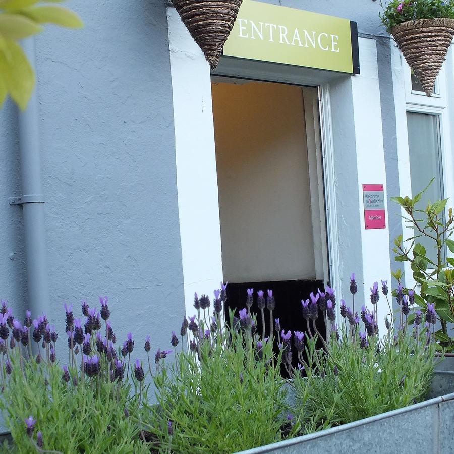 Devonshire Arms Inn Cracoe Exterior photo